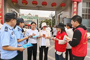 ?离谱！体坛：国足曾遭中国香港摁在半场长时间围攻+摩擦！